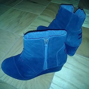 Black wedge ankle boots